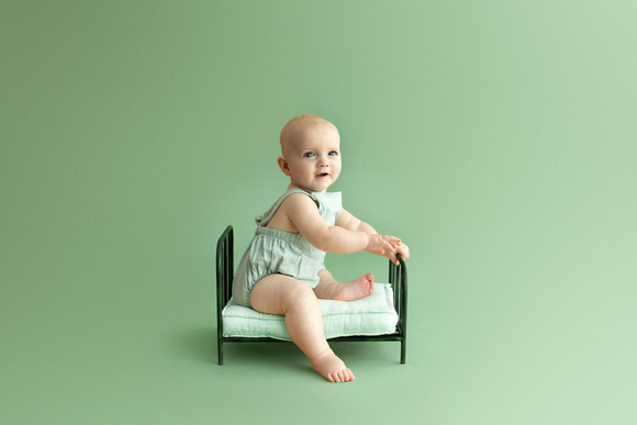 Sitter Photography by Victoria Sturdy | Cambridge Cambridgeshire | Newborn Photographer