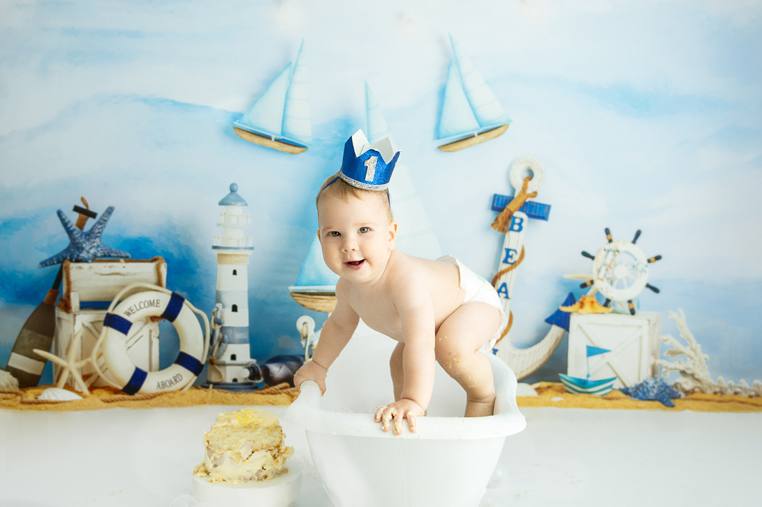 Cake Smash Photography | Victoria Sturdy | Cambridge Cambridgeshire | Newborn Photographer